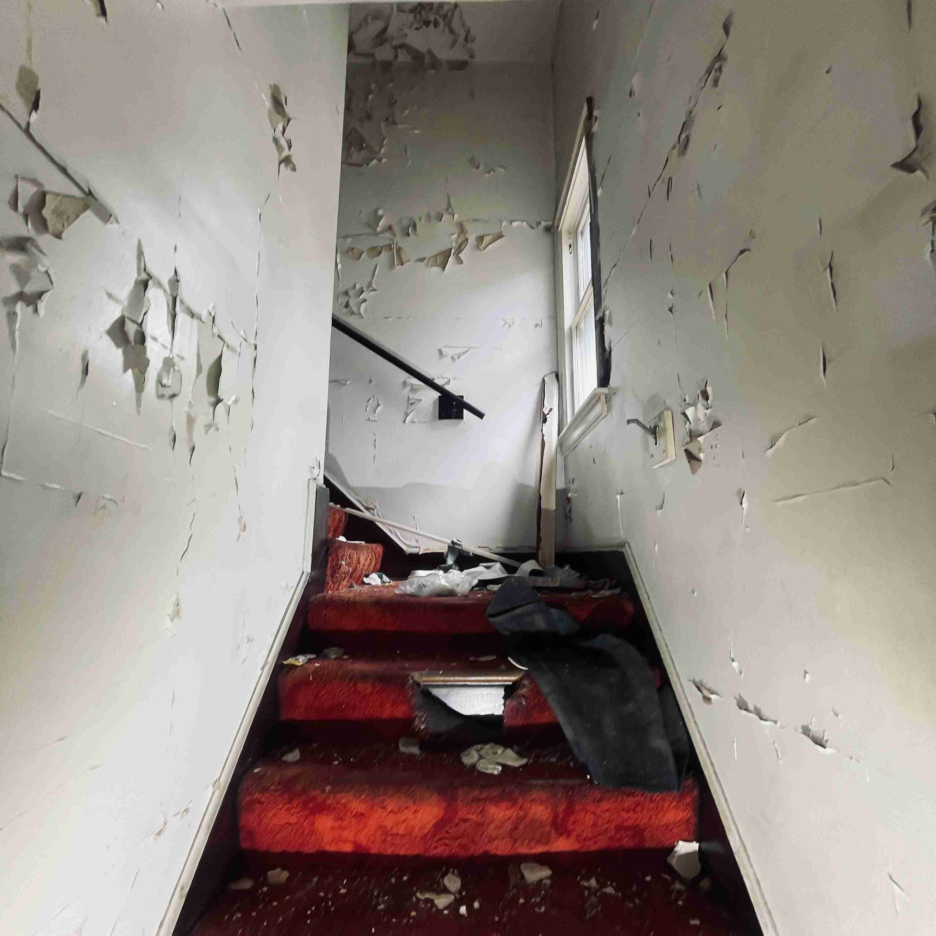 14044 Roselawn (39).jpg